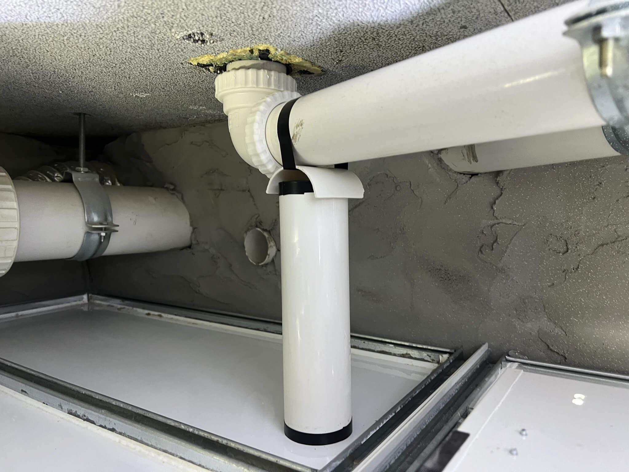 화장실 천장 물방울