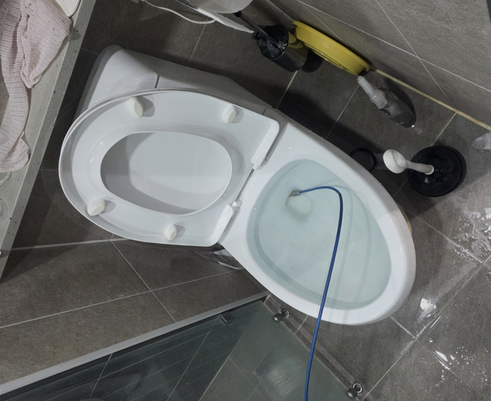 오피스텔 막힌 변기 뚫기