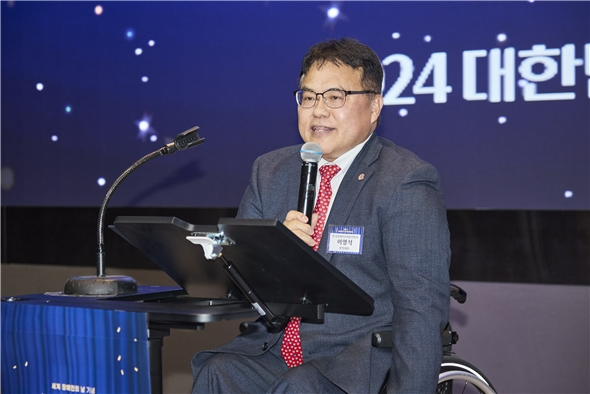 한국장애인단체총연합회 제15대 상임대표로 선출된  이영석 한국장애인연맹 회장.ⓒ에이블뉴스DB