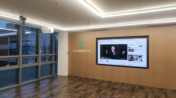 실내, 텍스트, 벽, 바닥이(가) 표시된 사진  AI 생성 콘텐츠는 정확하지 않을 수 있습니다.