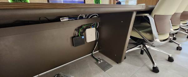 실내, 텍스트, 컴퓨터, 사무실 의자이(가) 표시된 사진

AI 생성 콘텐츠는 정확하지 않을 수 있습니다.