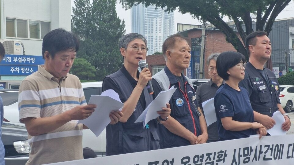 김진희 민주노총 경기도본부 본부장이 발언을 하고 있다.
