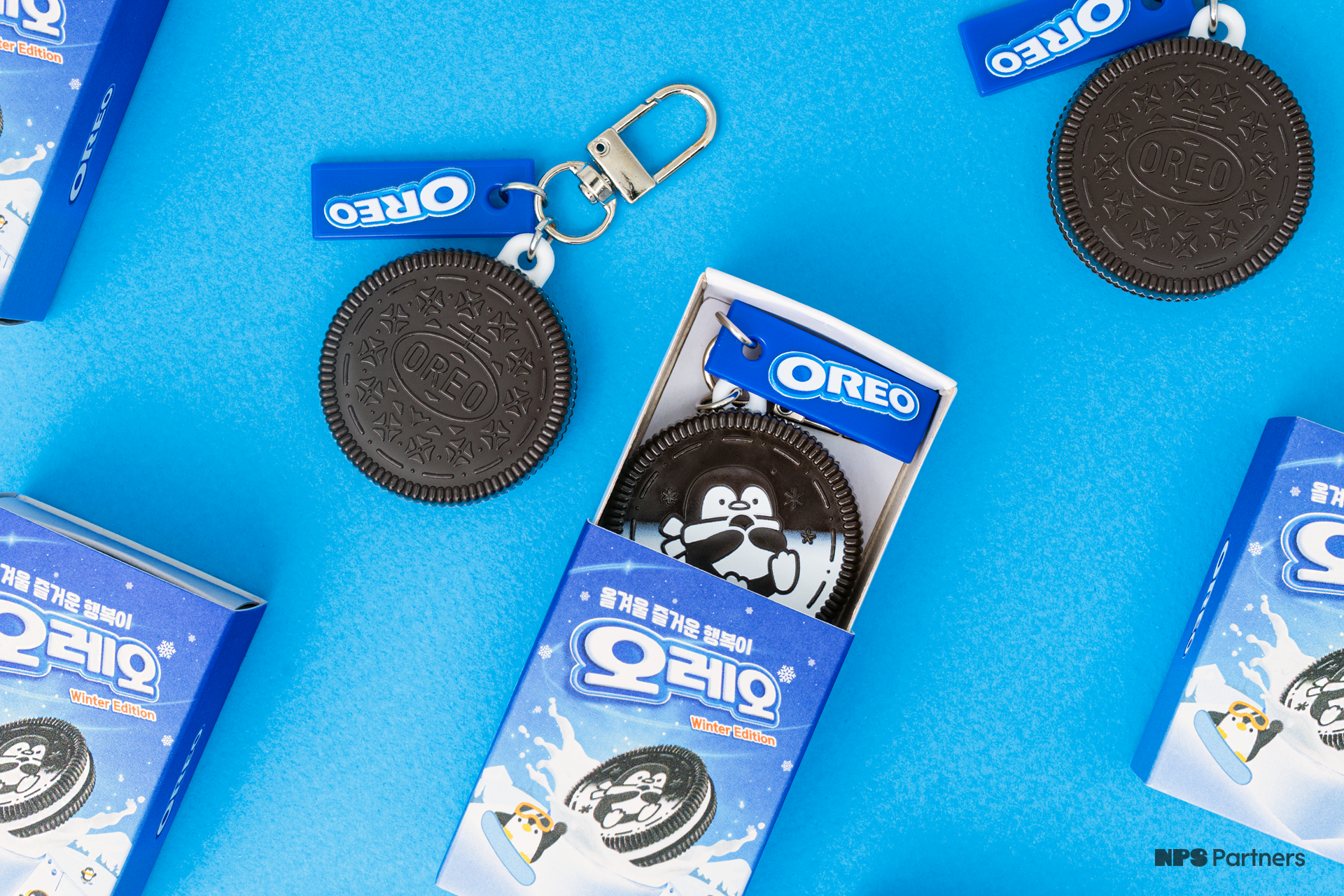 3:2비율_12_FCB IB오레오_NFC 오레오 키링_연출샷2.png