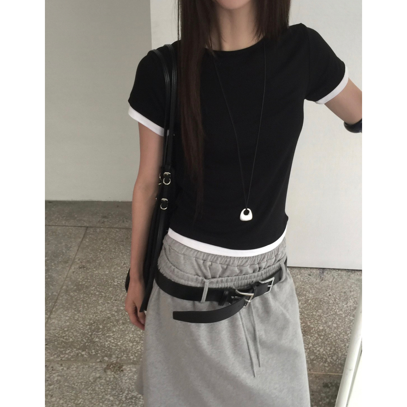 블랏 레이어드 스타일 배색 슬림핏 반팔 스판 티셔츠