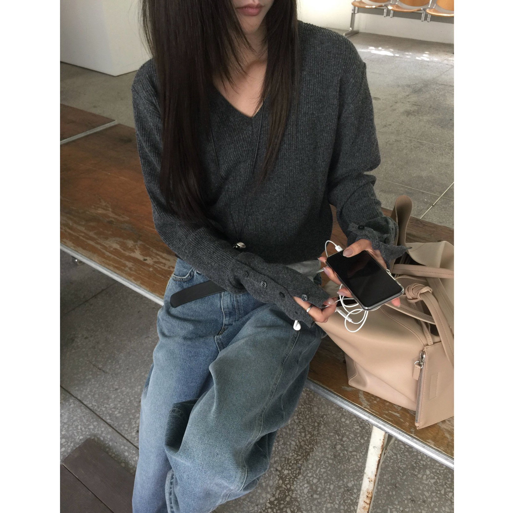 소매 버튼 브이넥 골지 니트