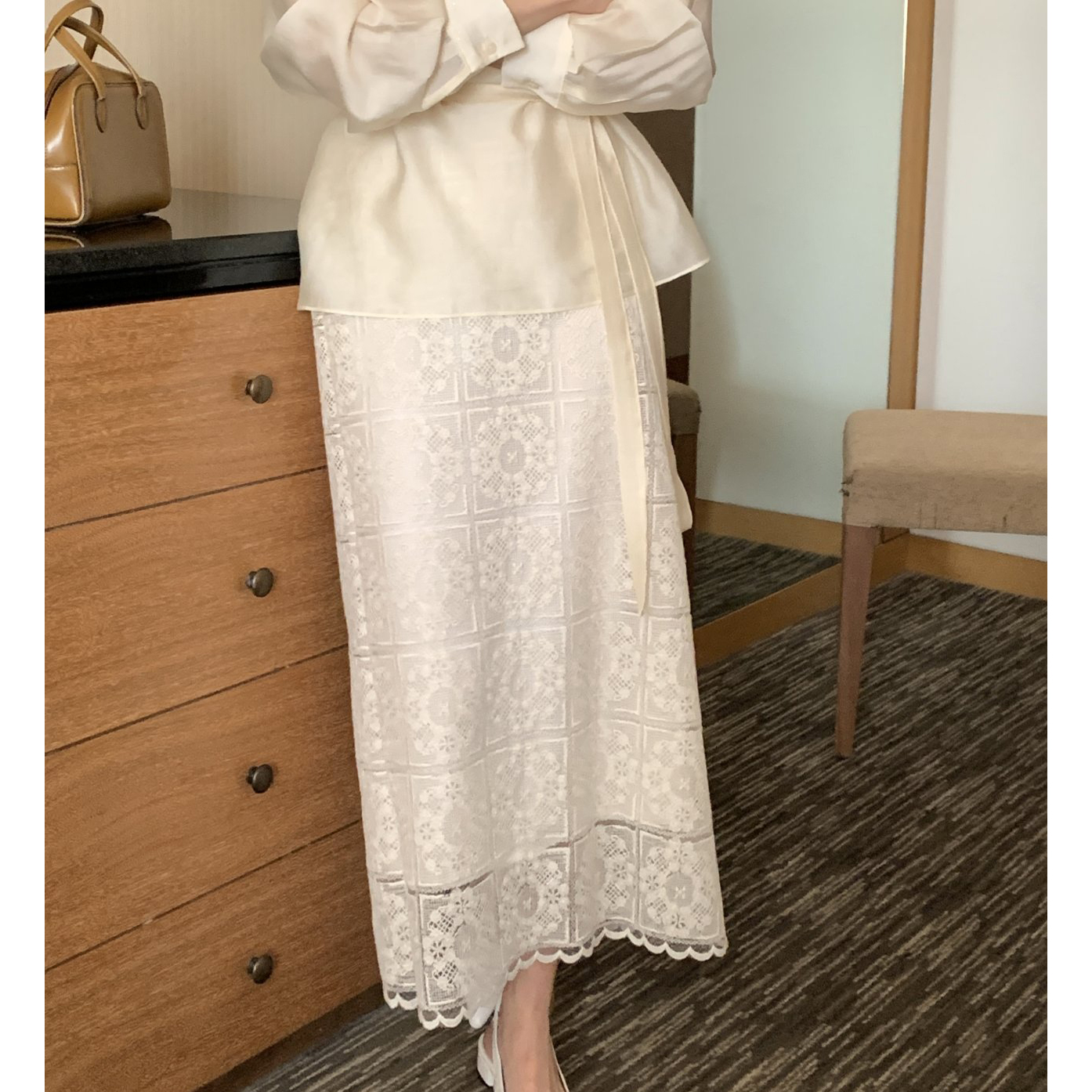 스퀘어 레이스 자수 에이치 라인 롱스커트