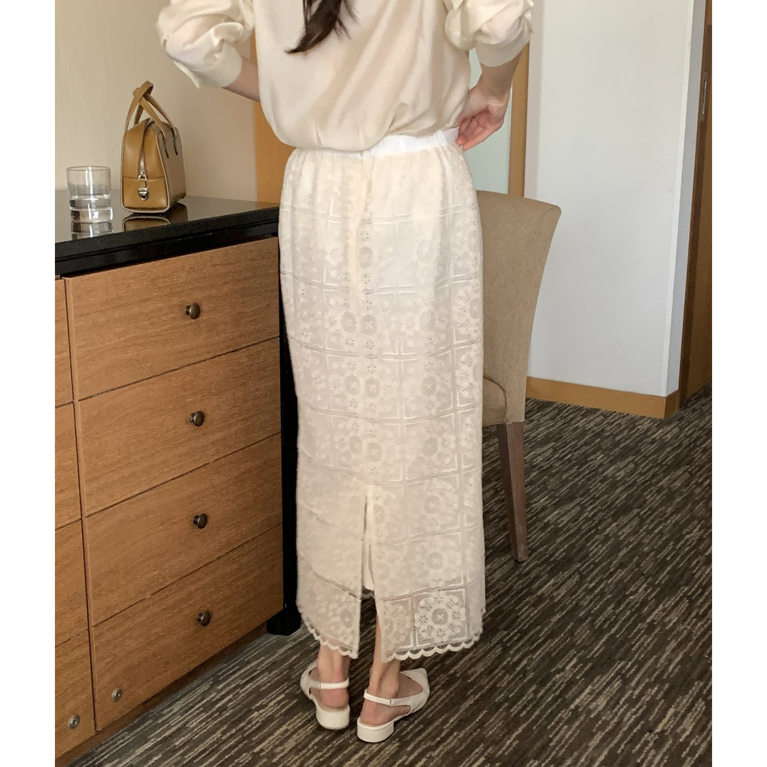 스퀘어 레이스 자수 에이치 라인 롱스커트