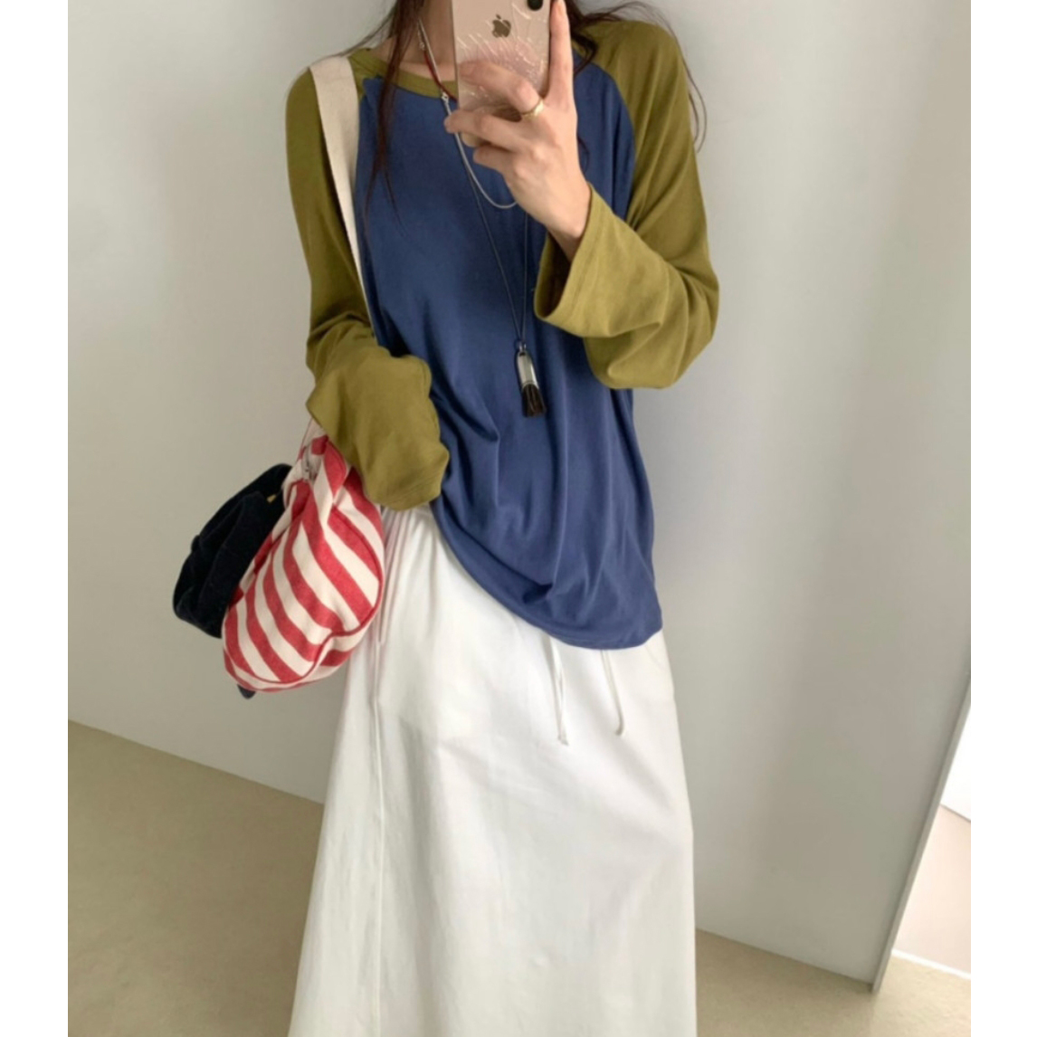 탬 배색 긴팔 나그랑 스판 찰랑 루즈핏 티셔츠