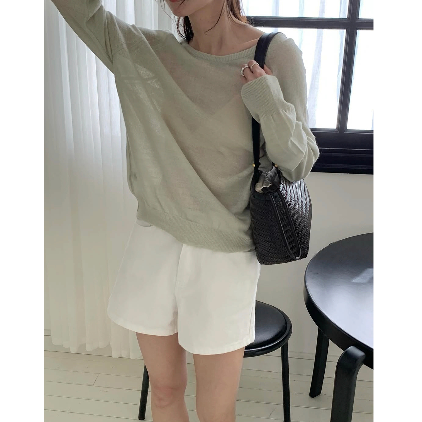 여름신상 코렐 양면착용 긴팔 시스루 브이넥 살안타템