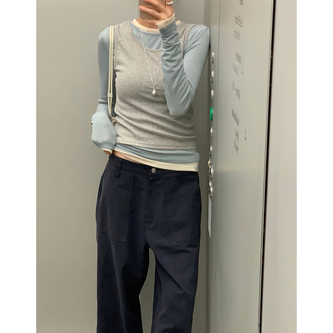 포우즈 코튼 비죠 루즈핏 슬랙스 팬츠