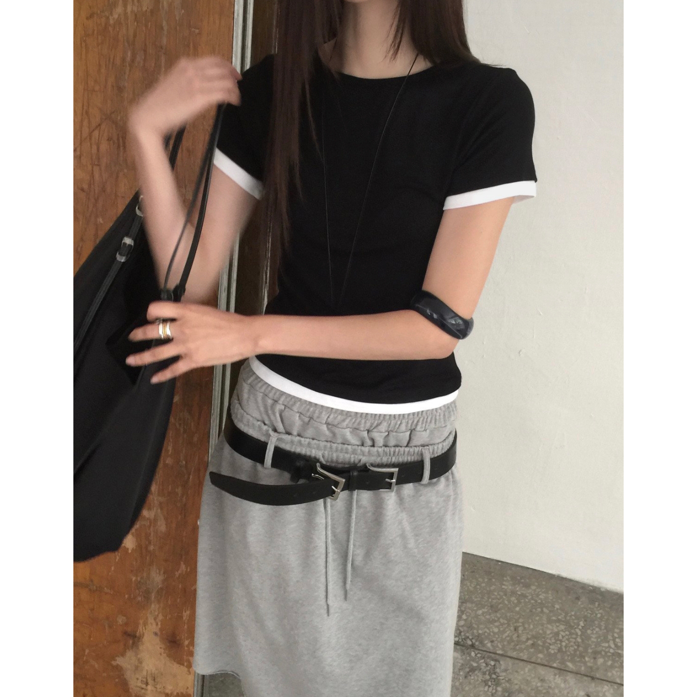 블랏 레이어드 스타일 배색 슬림핏 반팔 스판 티셔츠