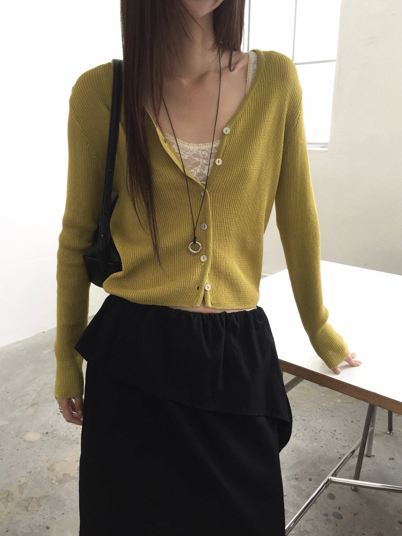 디스 간절기 날씬핏 가디건 레이어드룩 필수템