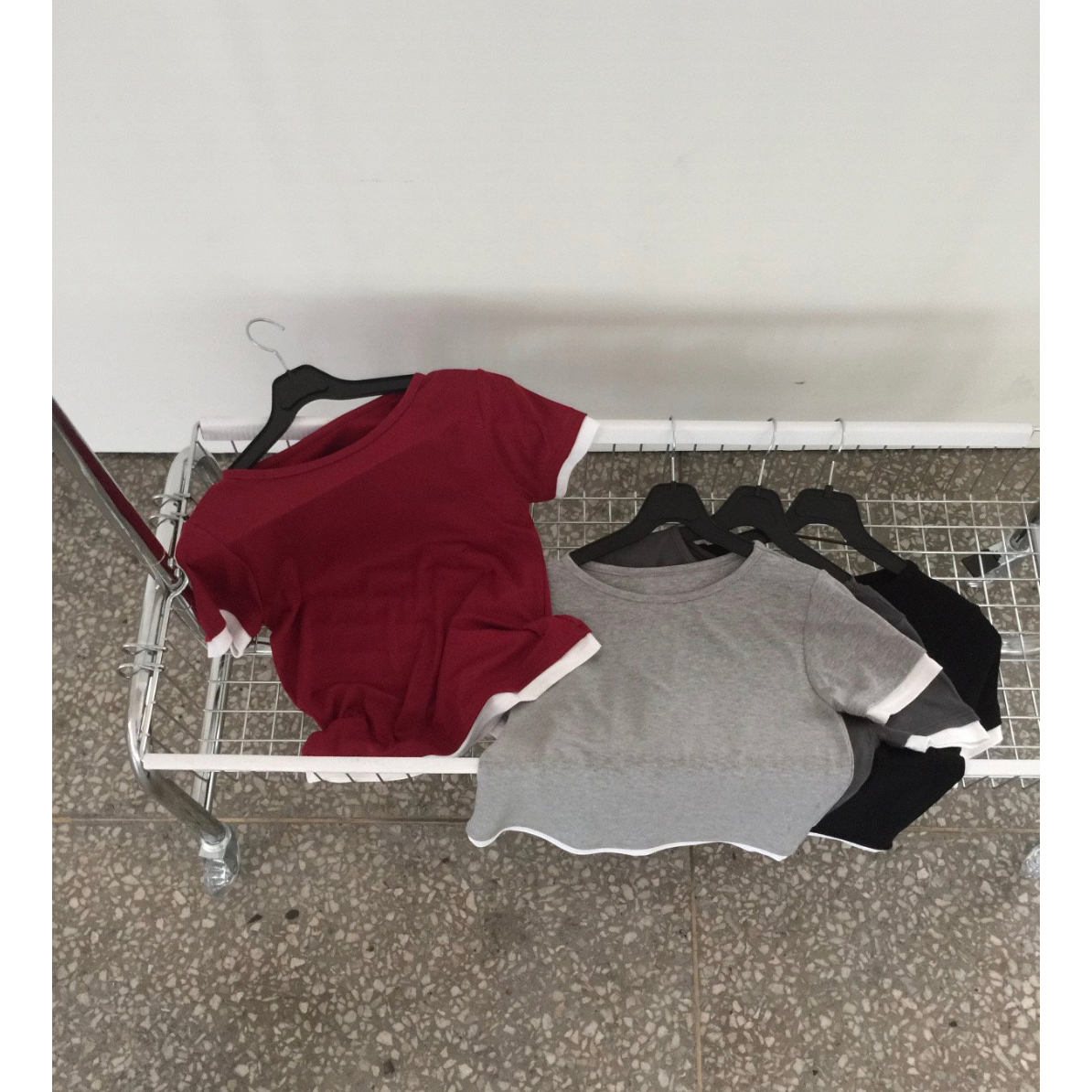 블랏 레이어드 스타일 배색 슬림핏 반팔 스판 티셔츠