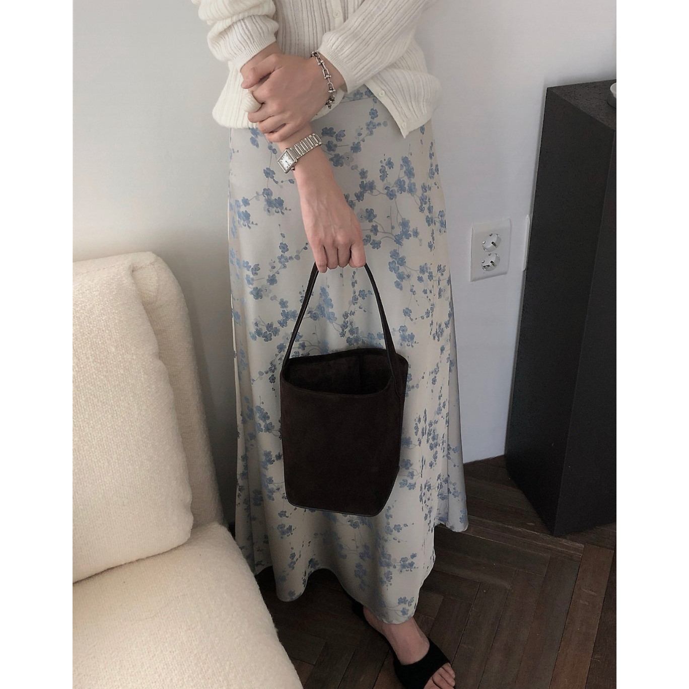 26FW 아메르 글로시 플라워 롱스커트