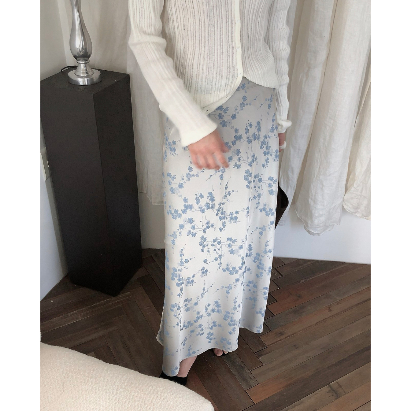 26FW 아메르 글로시 플라워 롱스커트