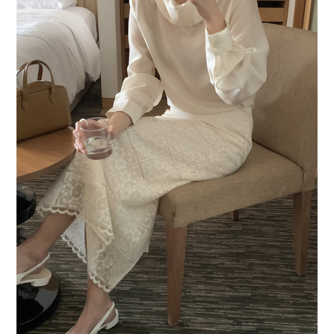 스퀘어 레이스 자수 에이치 라인 롱스커트