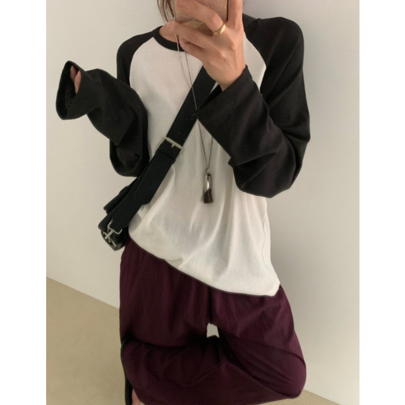 탬 배색 긴팔 나그랑 스판 찰랑 루즈핏 티셔츠