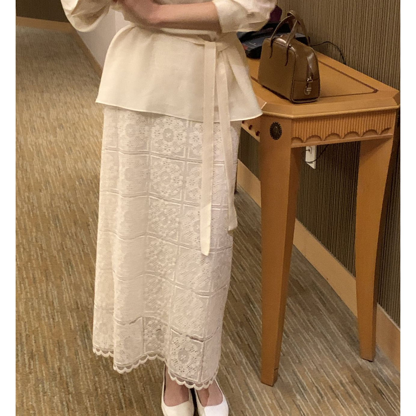 스퀘어 레이스 자수 에이치 라인 롱스커트