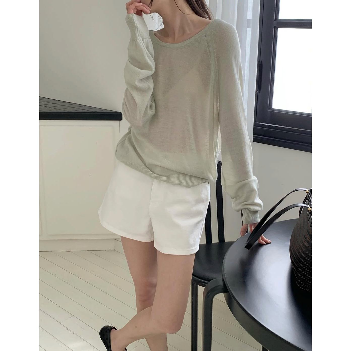 여름신상 코렐 양면착용 긴팔 시스루 브이넥 살안타템