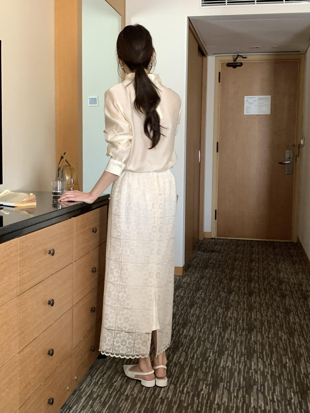 스퀘어 레이스 자수 에이치 라인 롱스커트