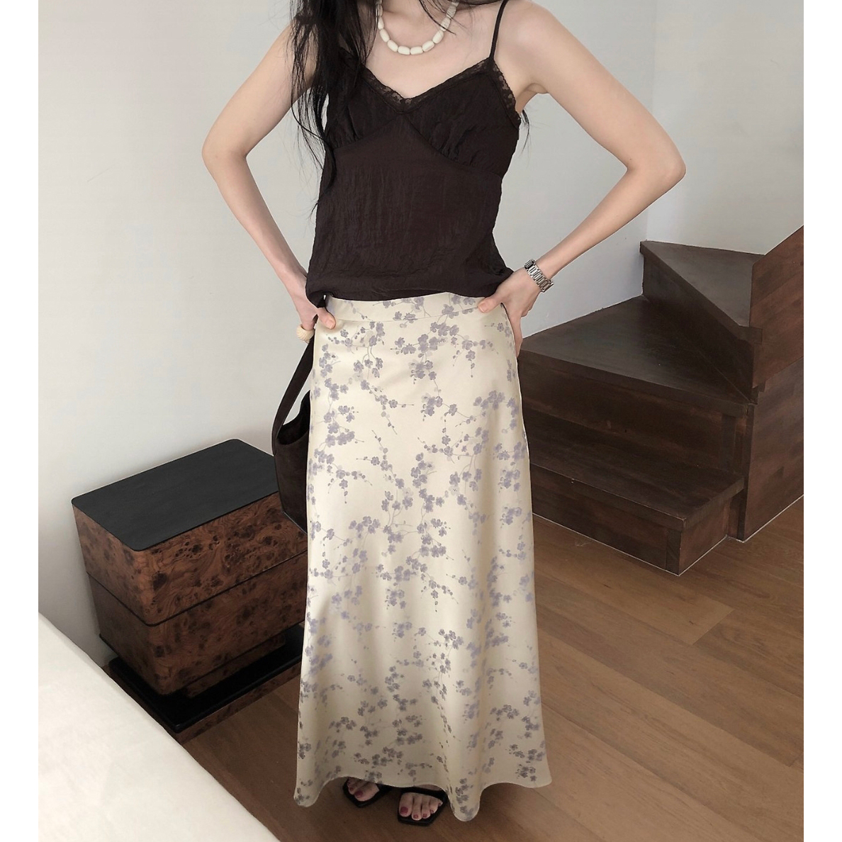 26FW 아메르 글로시 플라워 롱스커트
