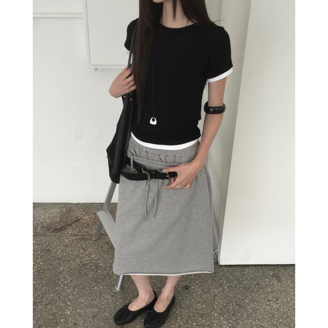 블랏 레이어드 스타일 배색 슬림핏 반팔 스판 티셔츠