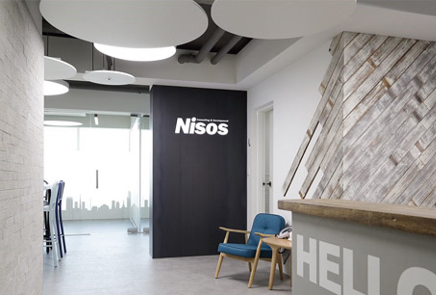 니소스씨앤디 연혁 및 핵심 수치(연 100건 이상, 누적 3,300세대 등)