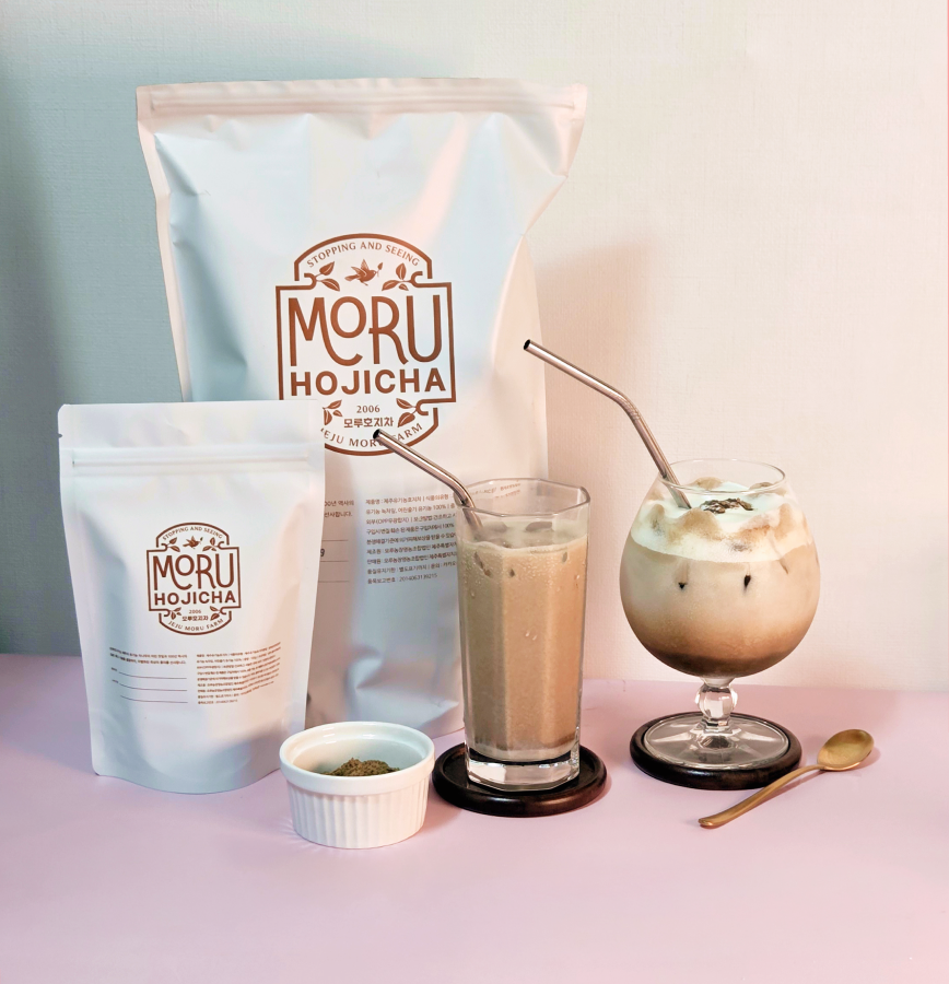 Moru Organic Hojicha Powder 100g and 1kg pouch lineup display