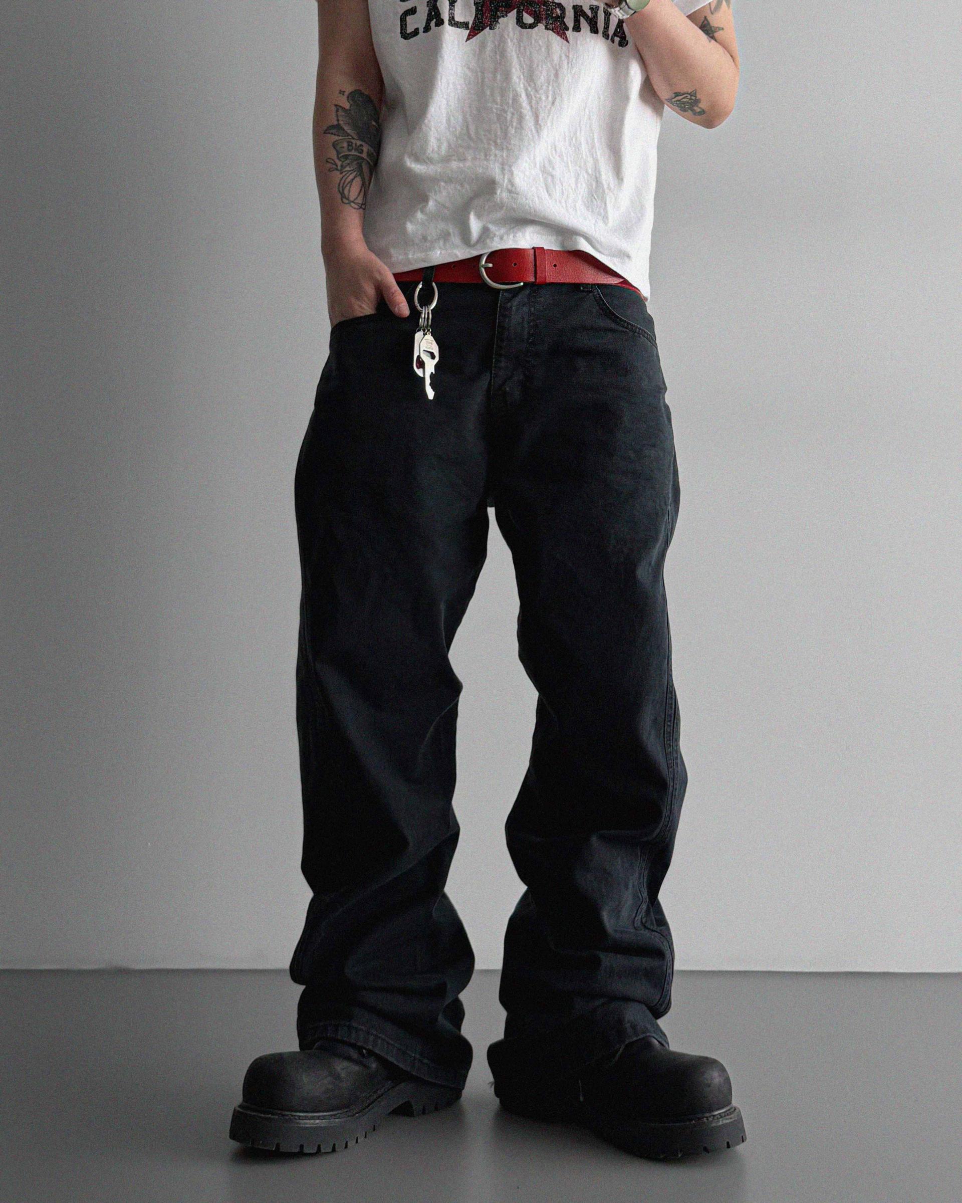 Double pocket curved flare pants