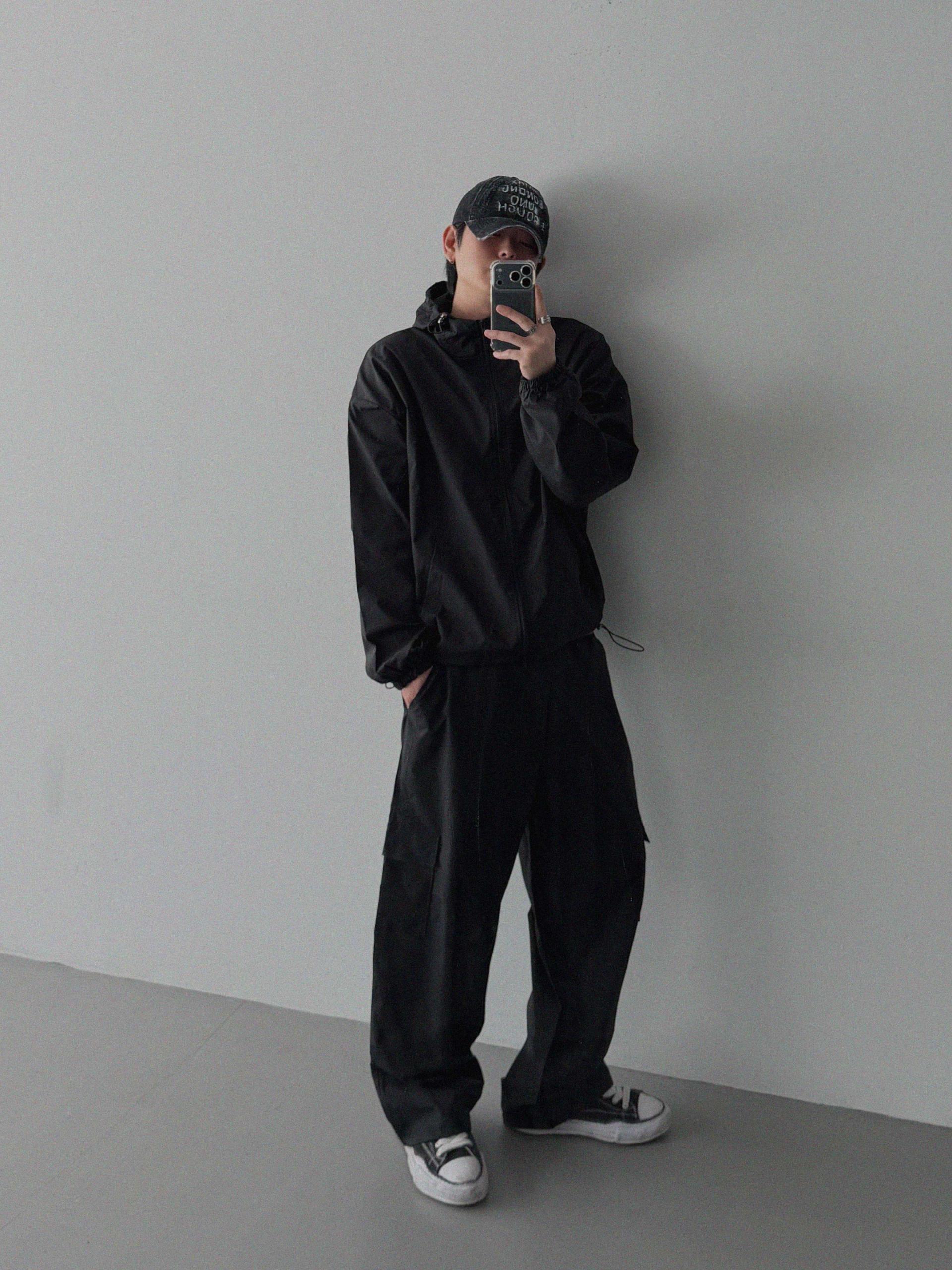Space set-up [Wind breaker & Cargo pants]
