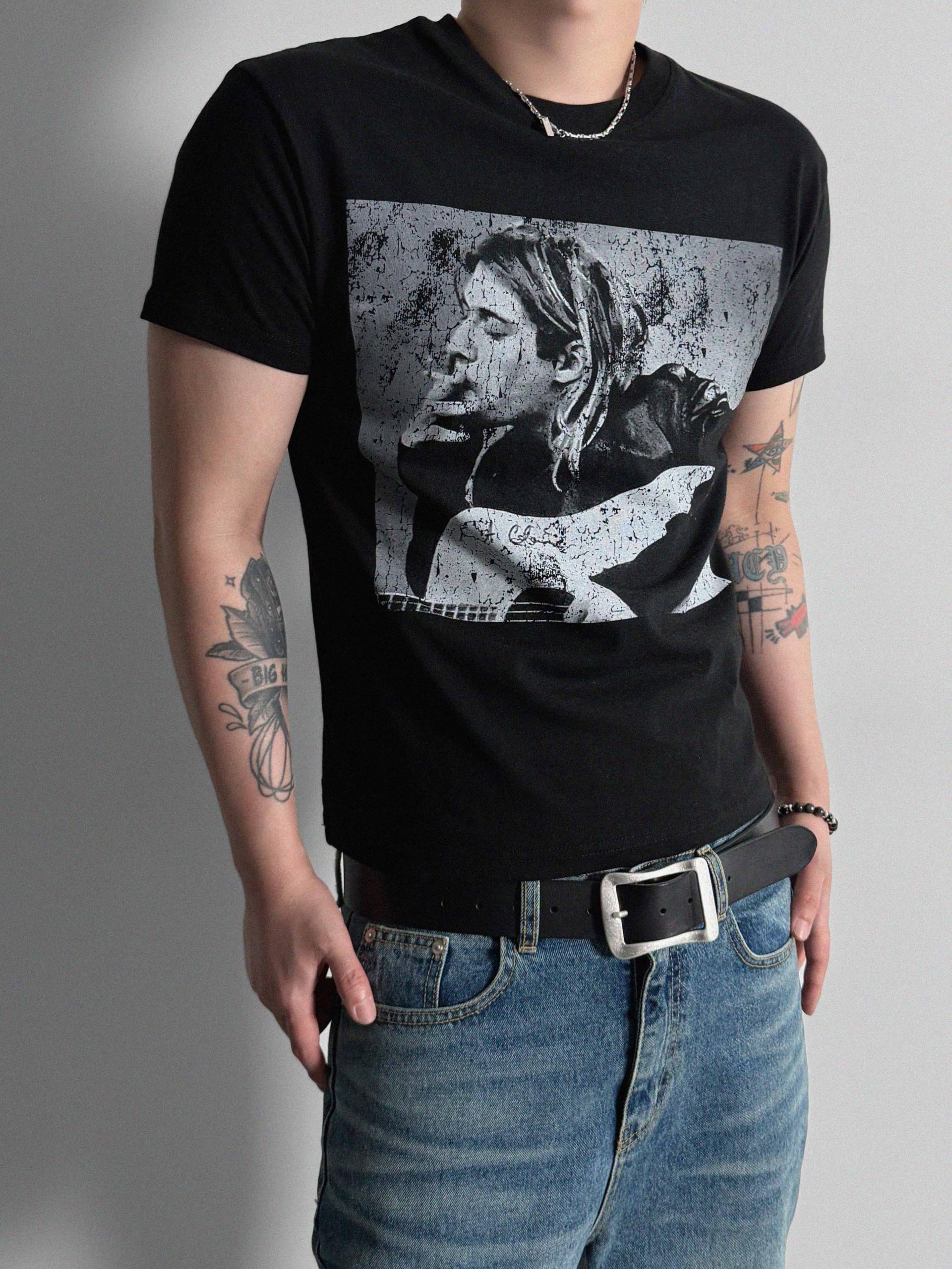 Cut printed muscle half t