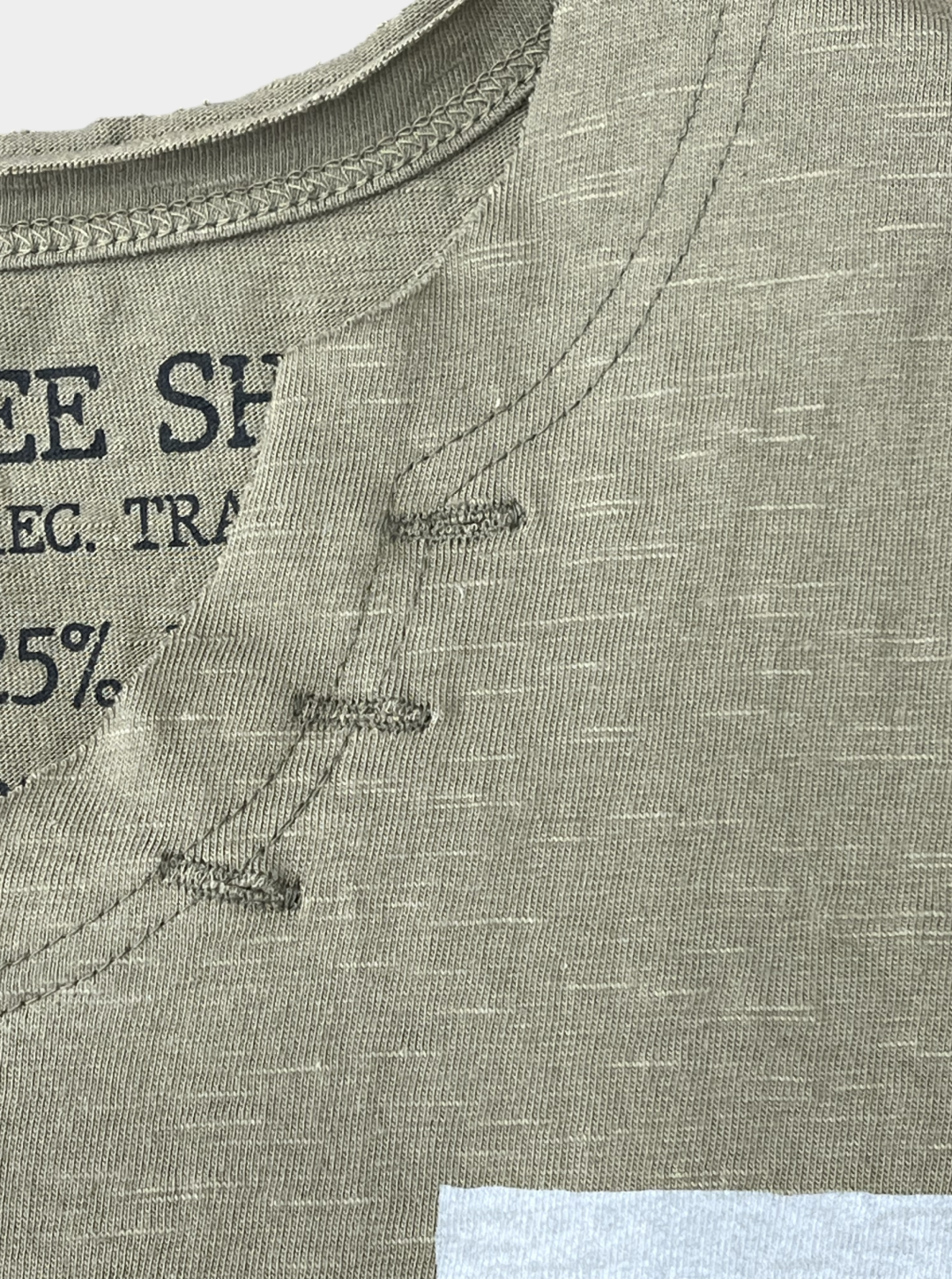 Smith cutoff v-neck half t