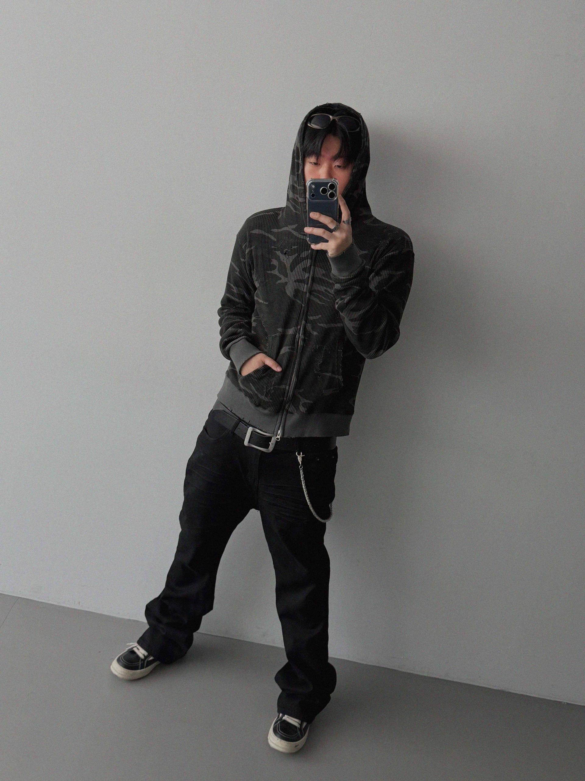 Destroyed camo crop hood zip-up