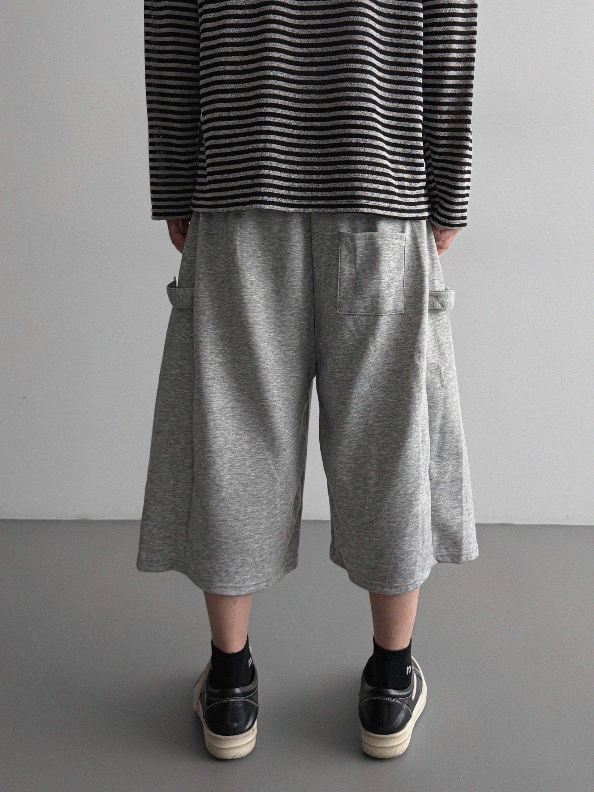 Side snap bermuda sweat pants