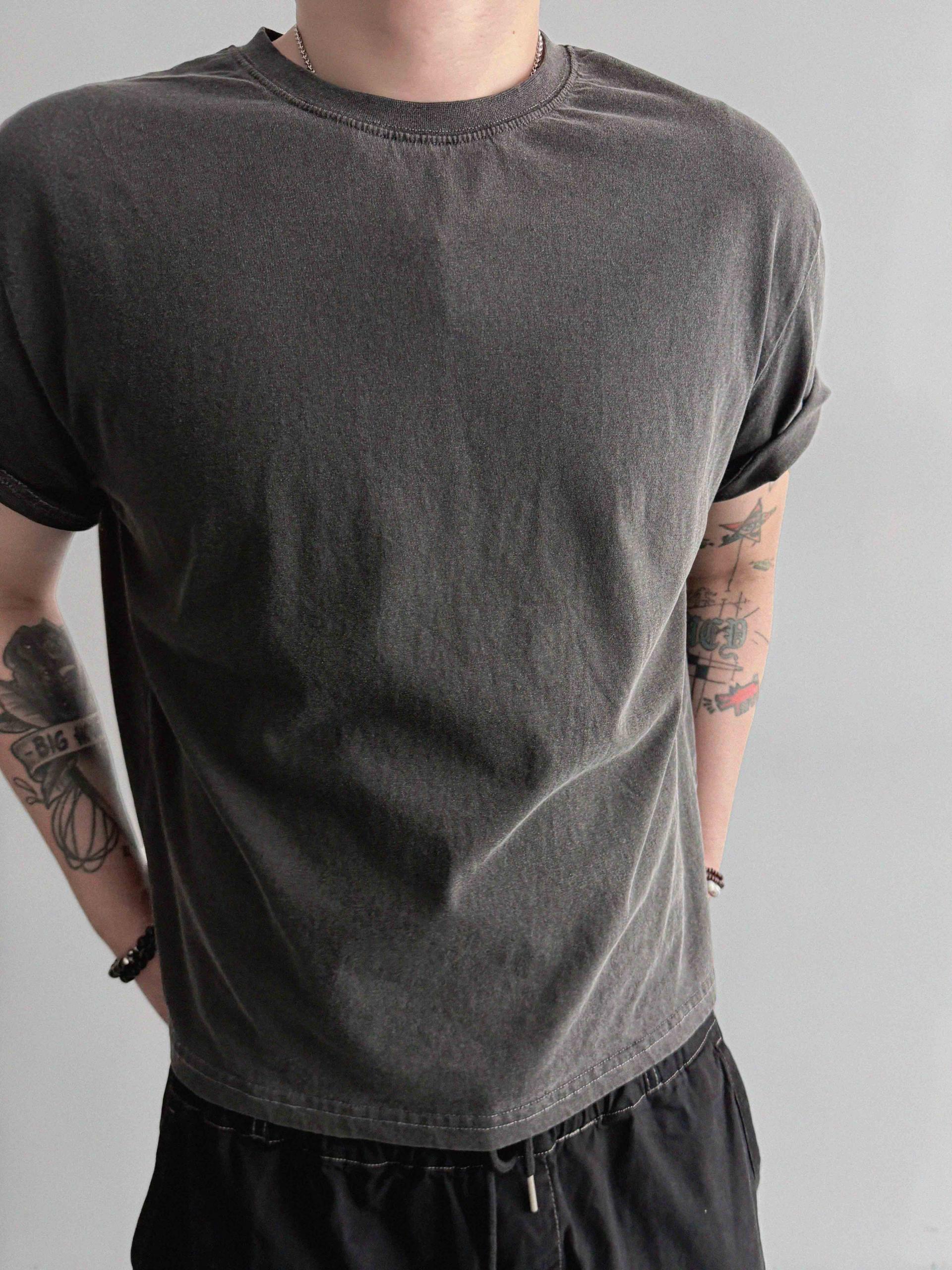 Fade pigment crop half t
