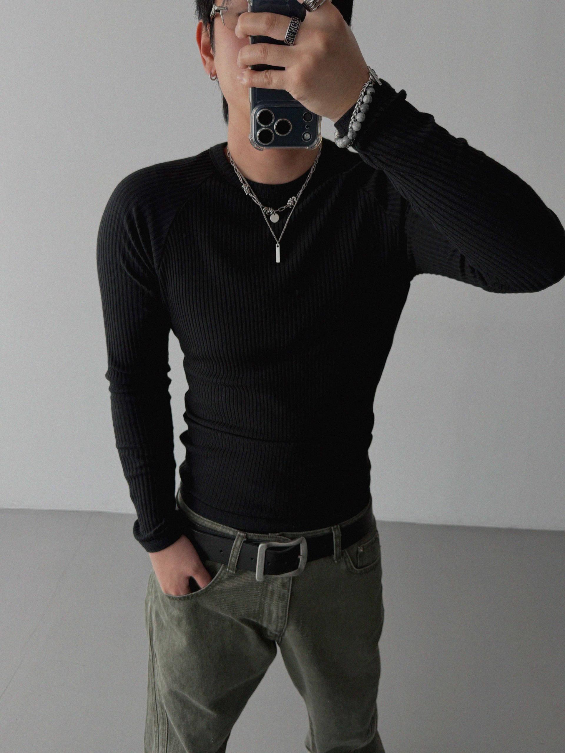 Solid ribbed raglan muscle t