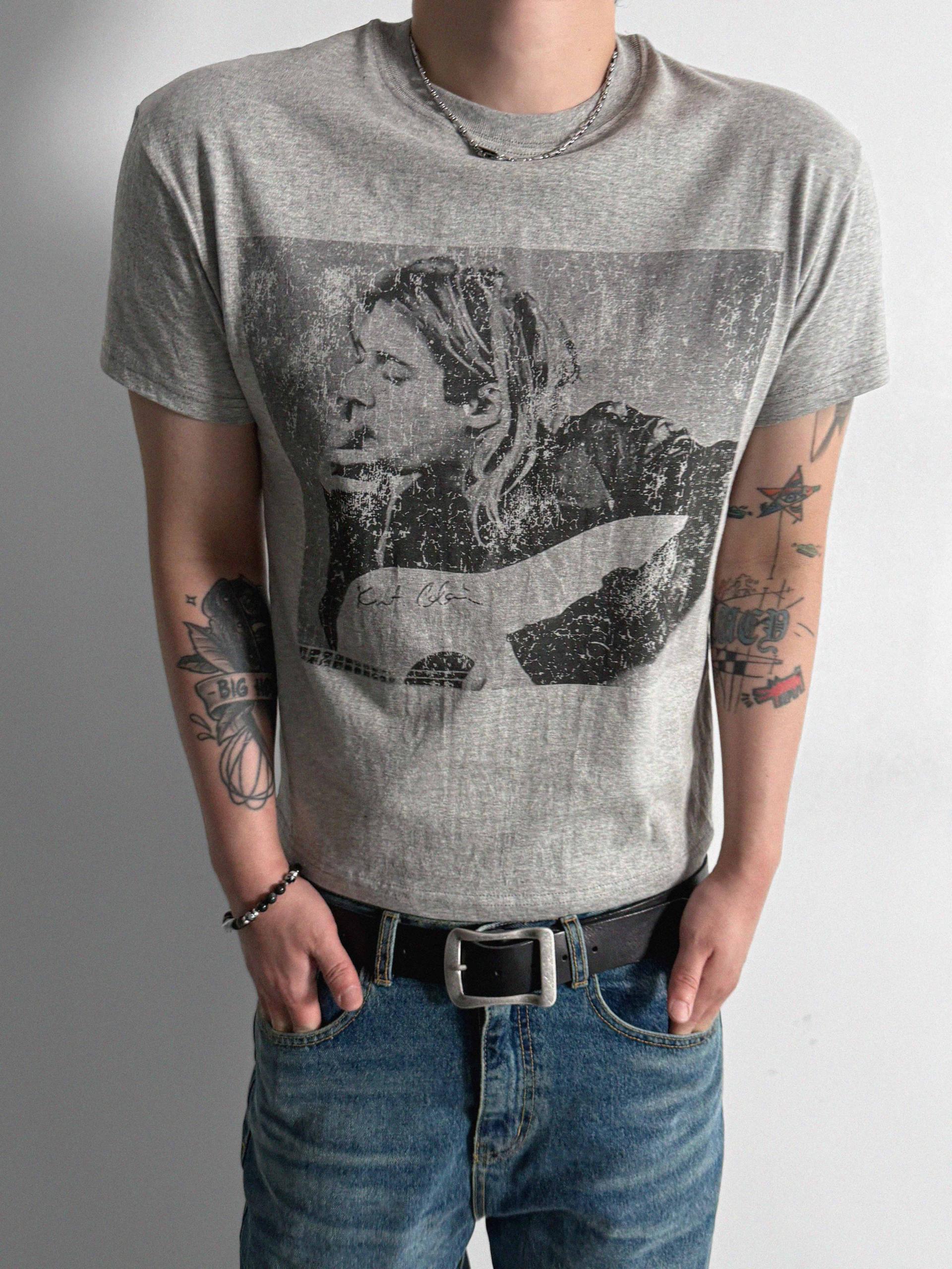 Cut printed muscle half t