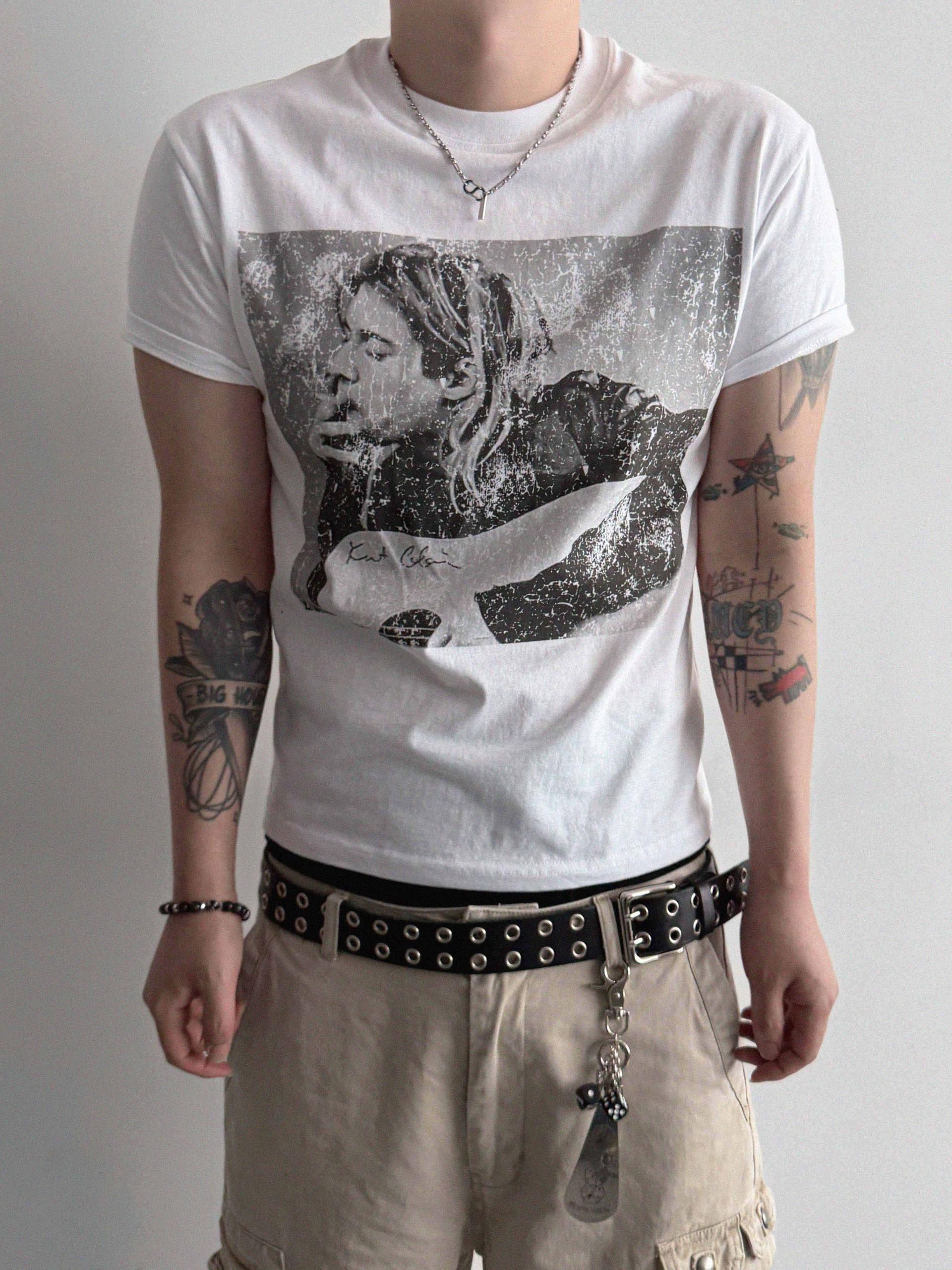 Cut printed muscle half t