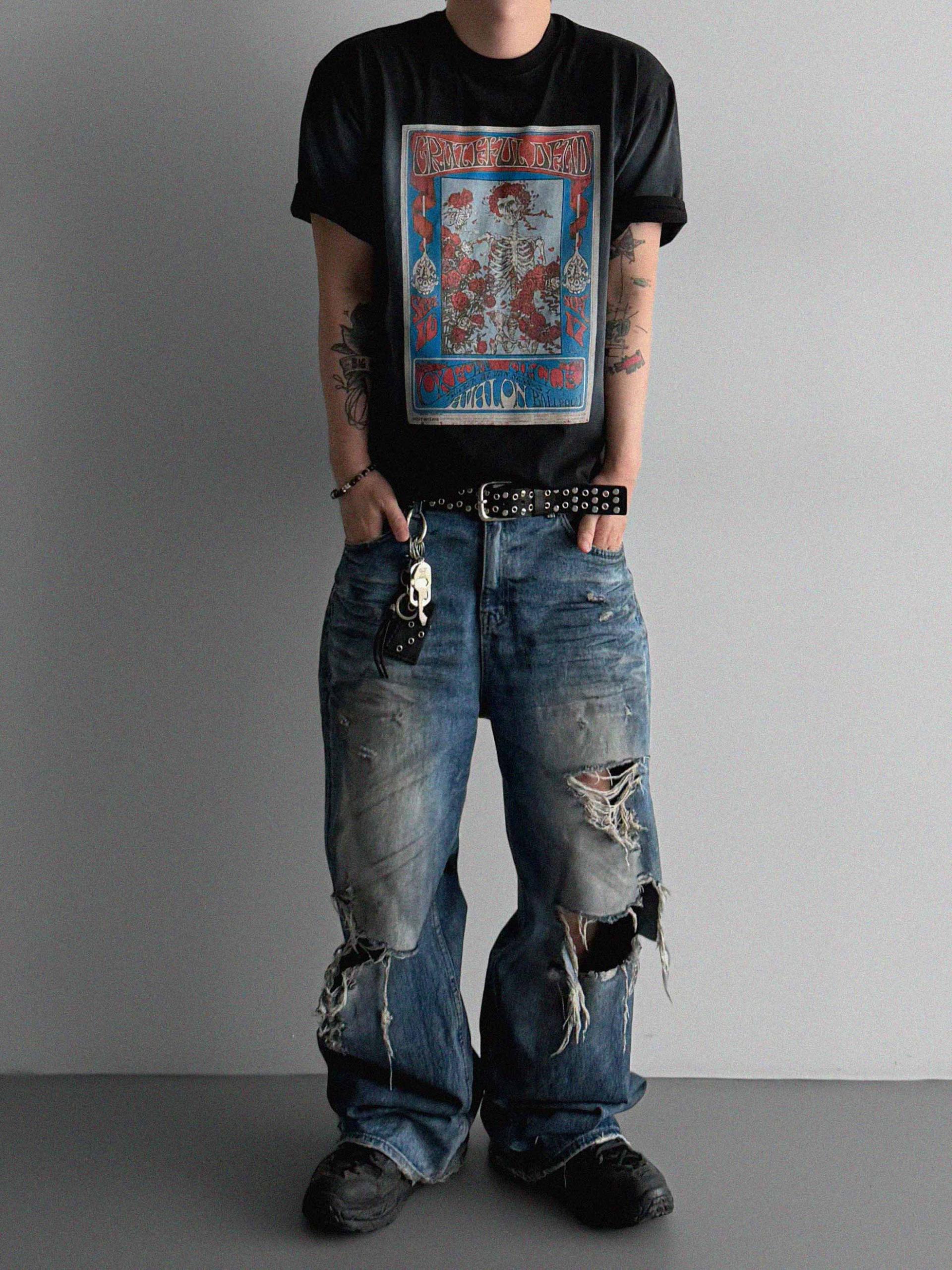 Skull dirty over half t