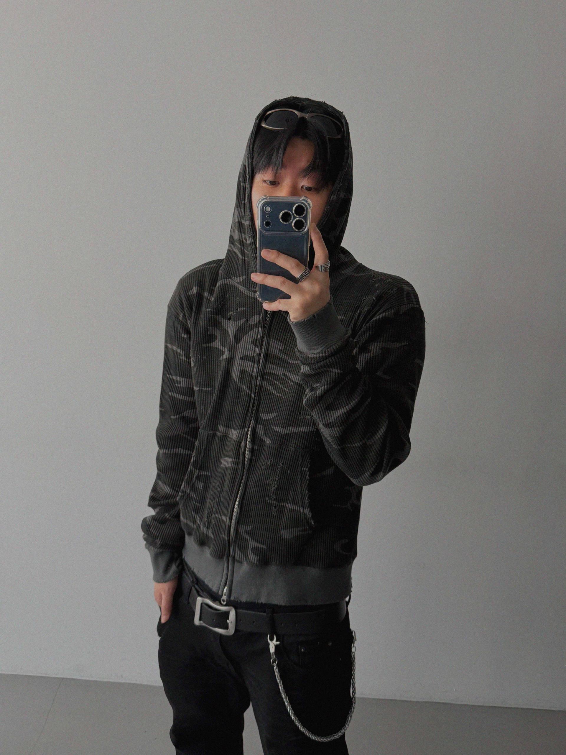 Destroyed camo crop hood zip-up