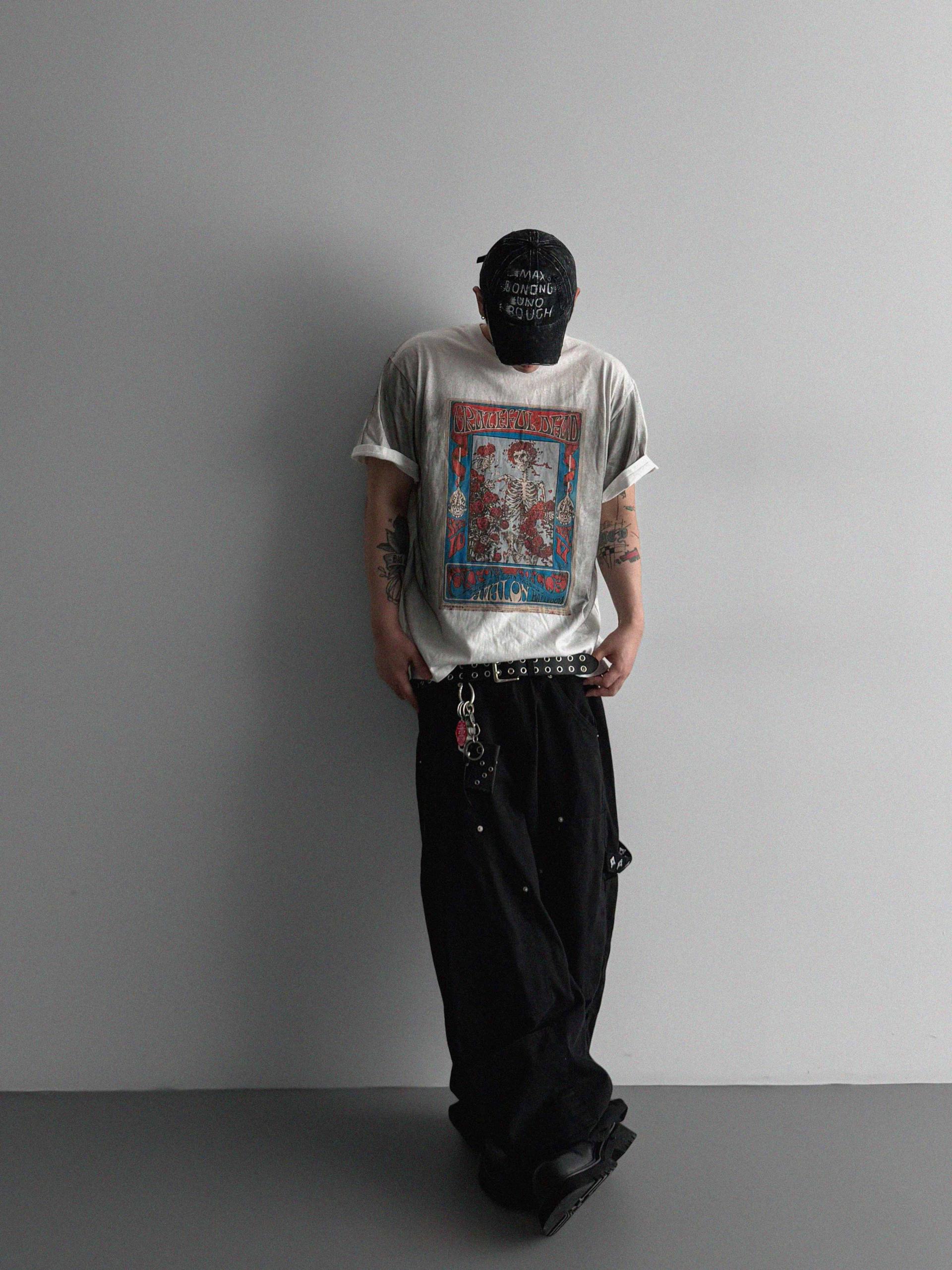 Skull dirty over half t