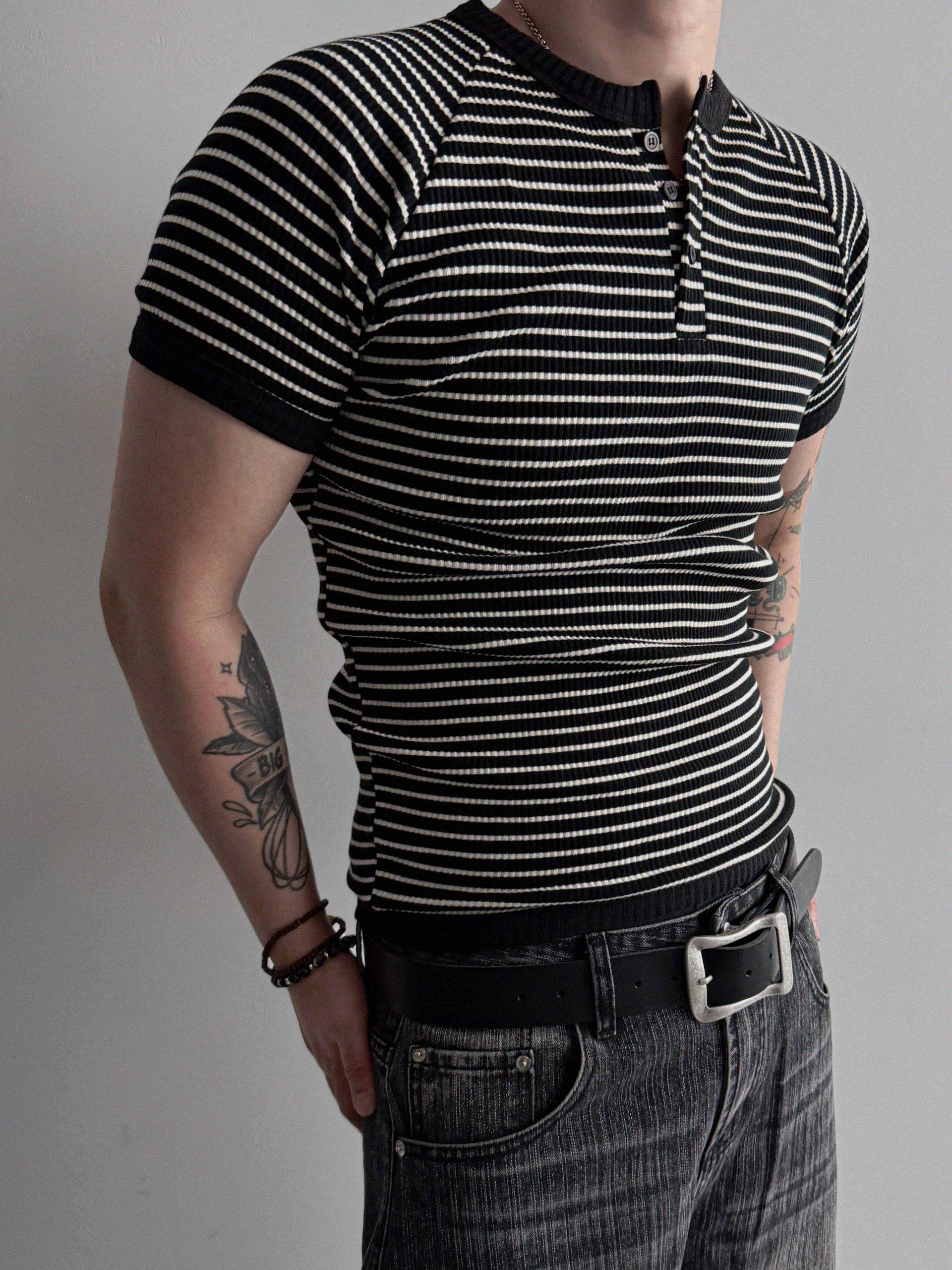 Ribbed stripe henley neck muscle half T