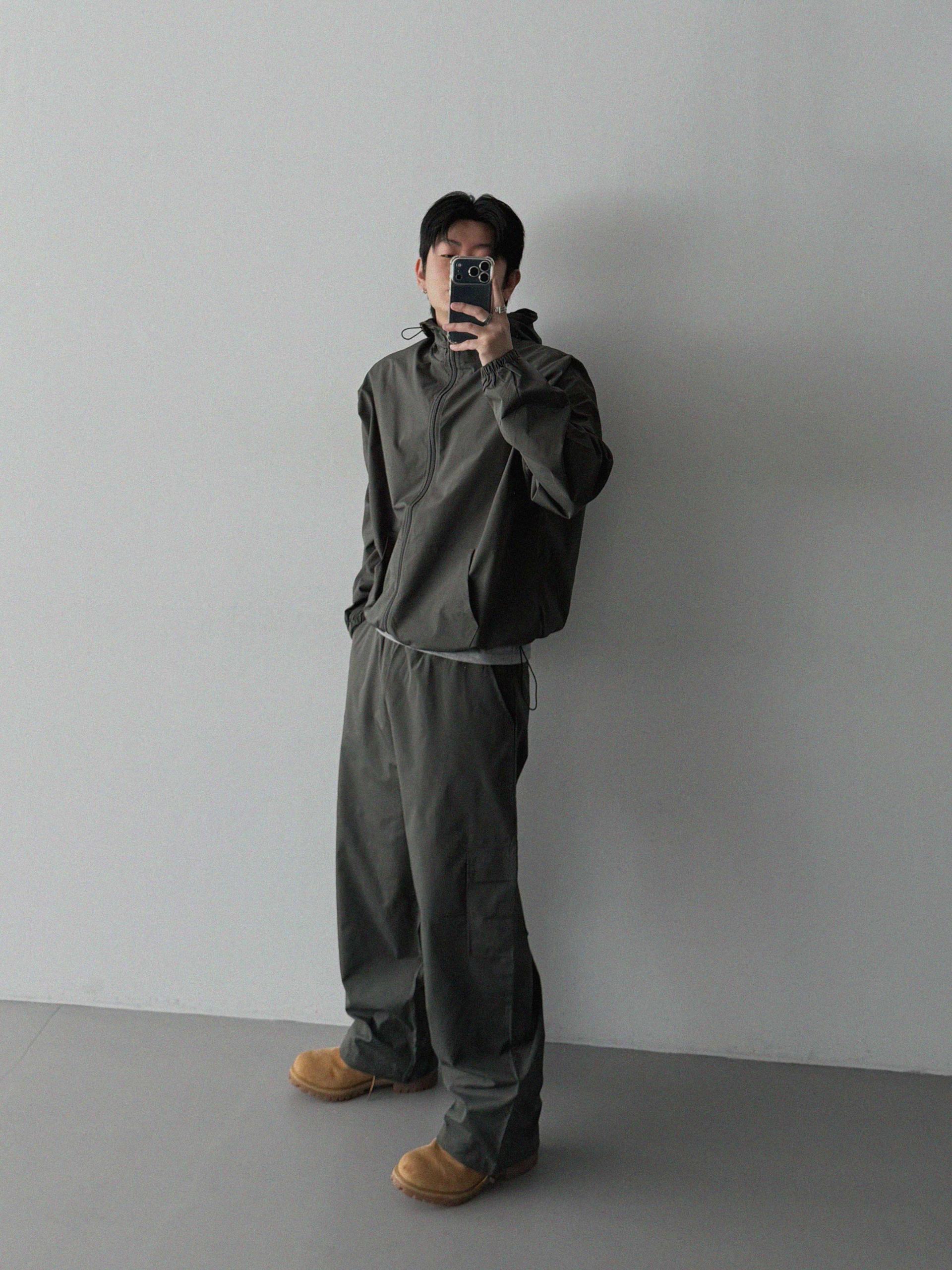 Space set-up [Wind breaker & Cargo pants]