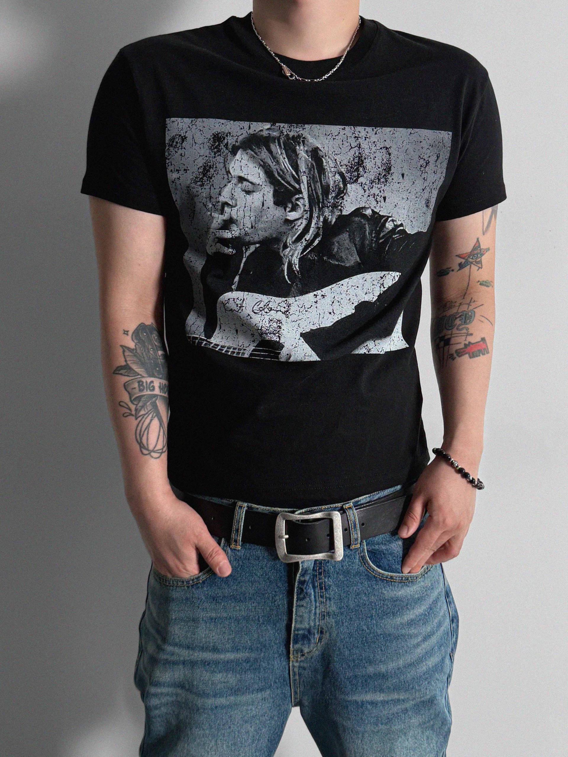 Cut printed muscle half t