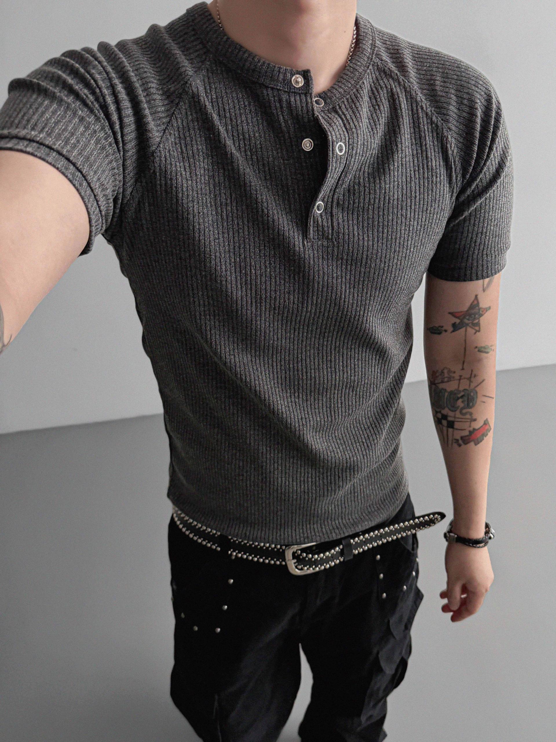 Fold ribbed henley neck muscle half t