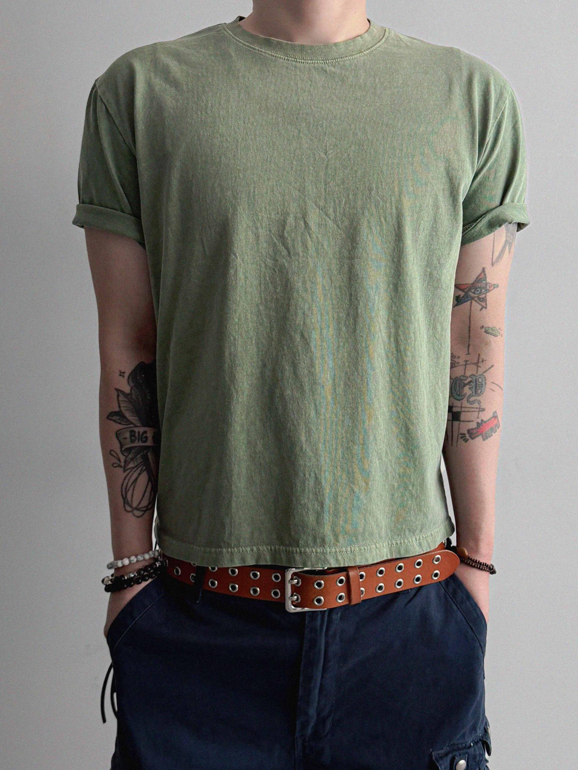 Fade pigment crop half t