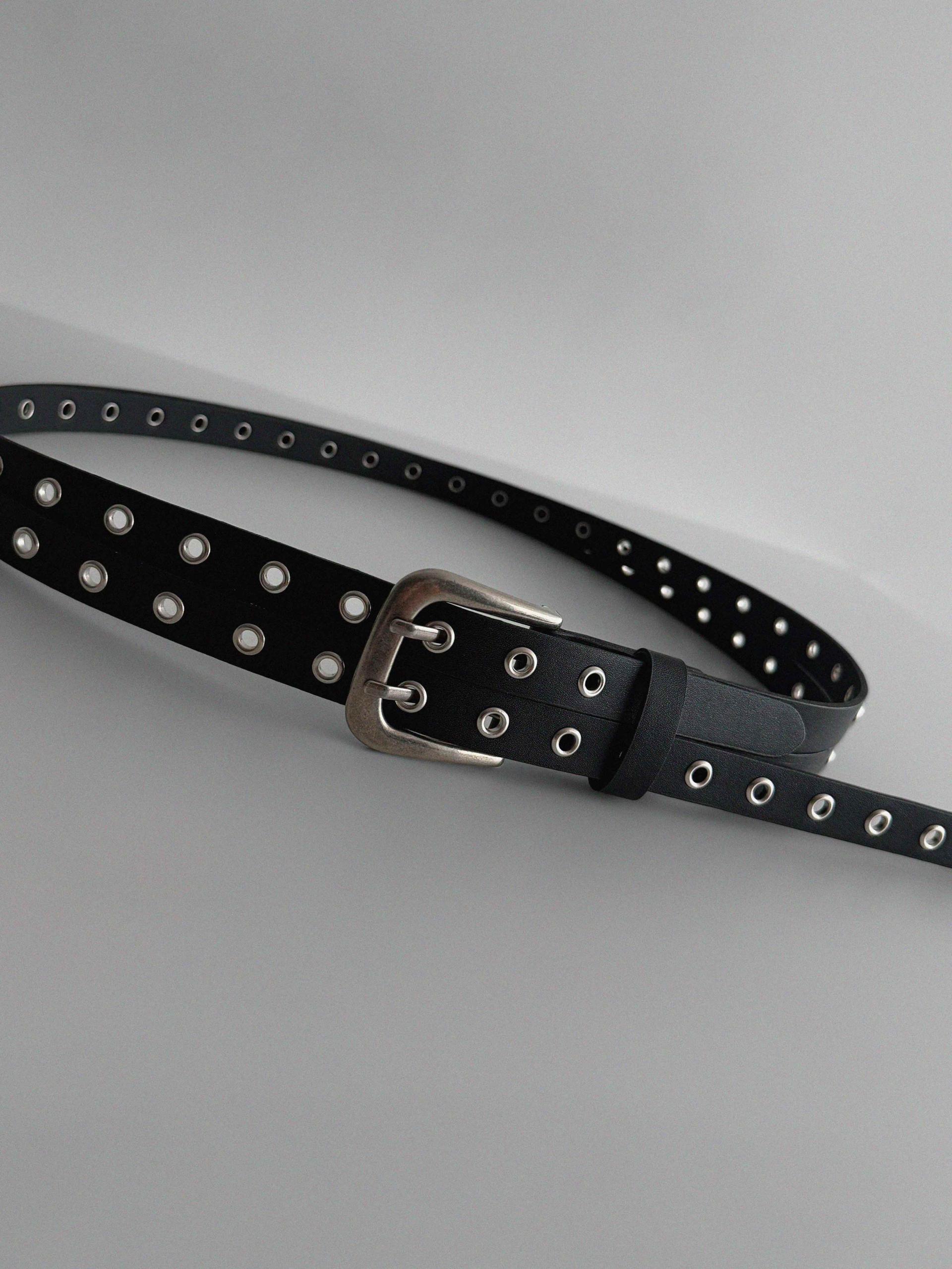 Dual eyelet long belt