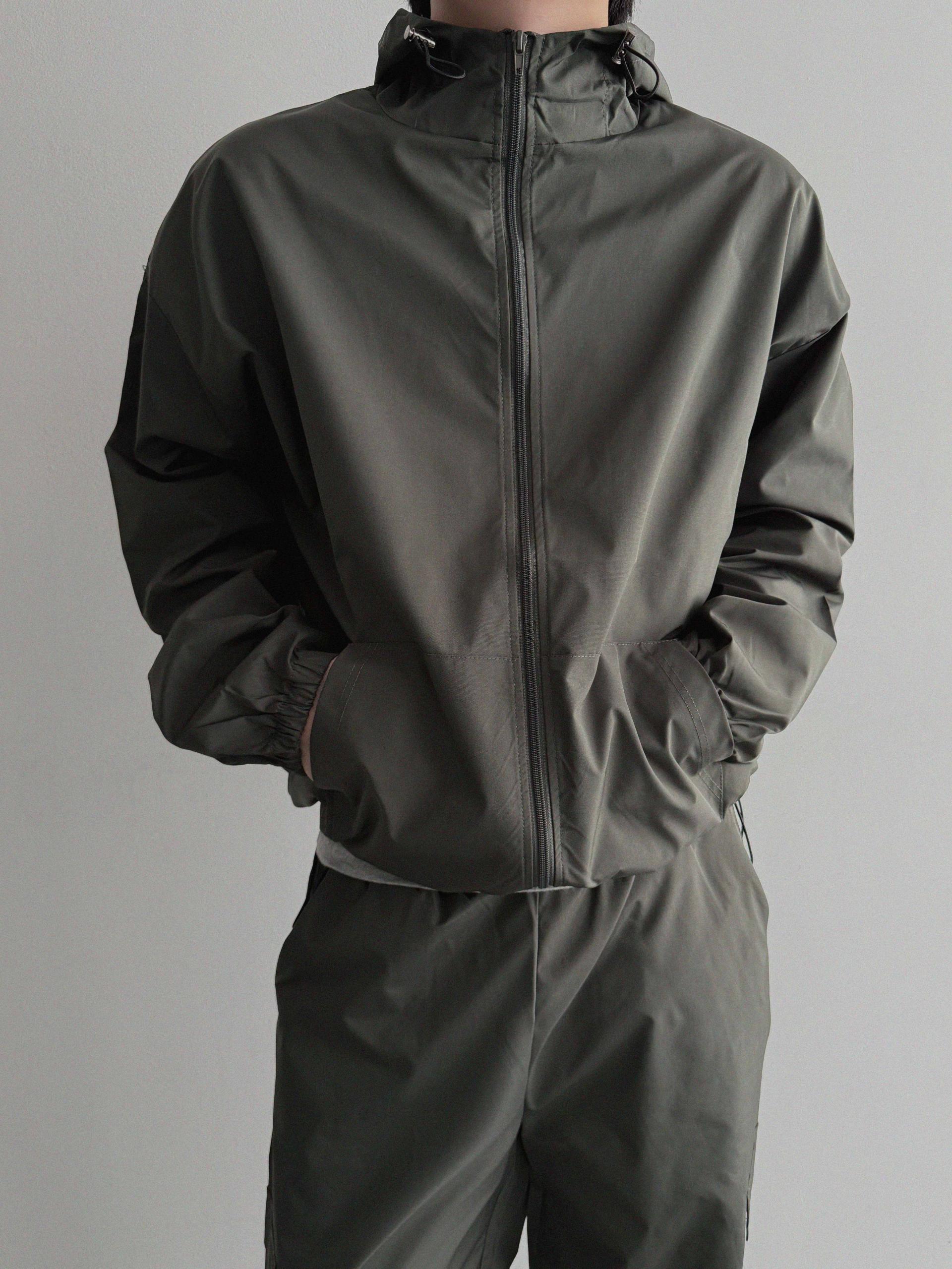 Space set-up [Wind breaker & Cargo pants]