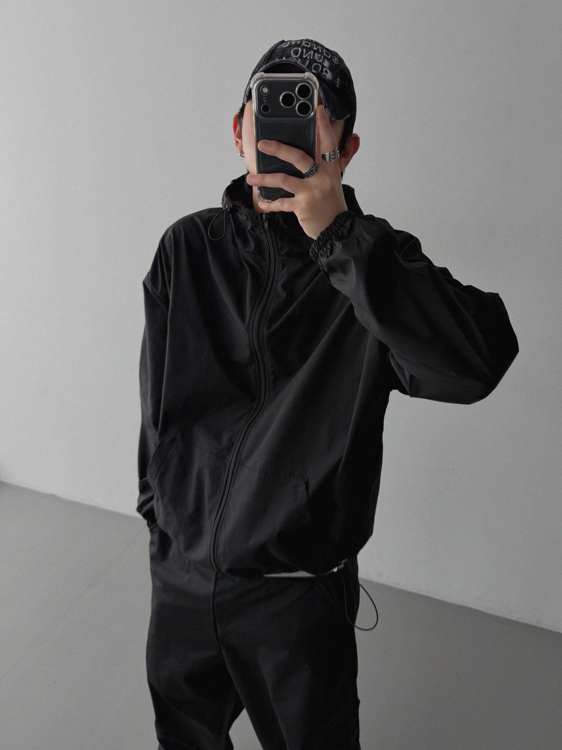 Space set-up [Wind breaker & Cargo pants]