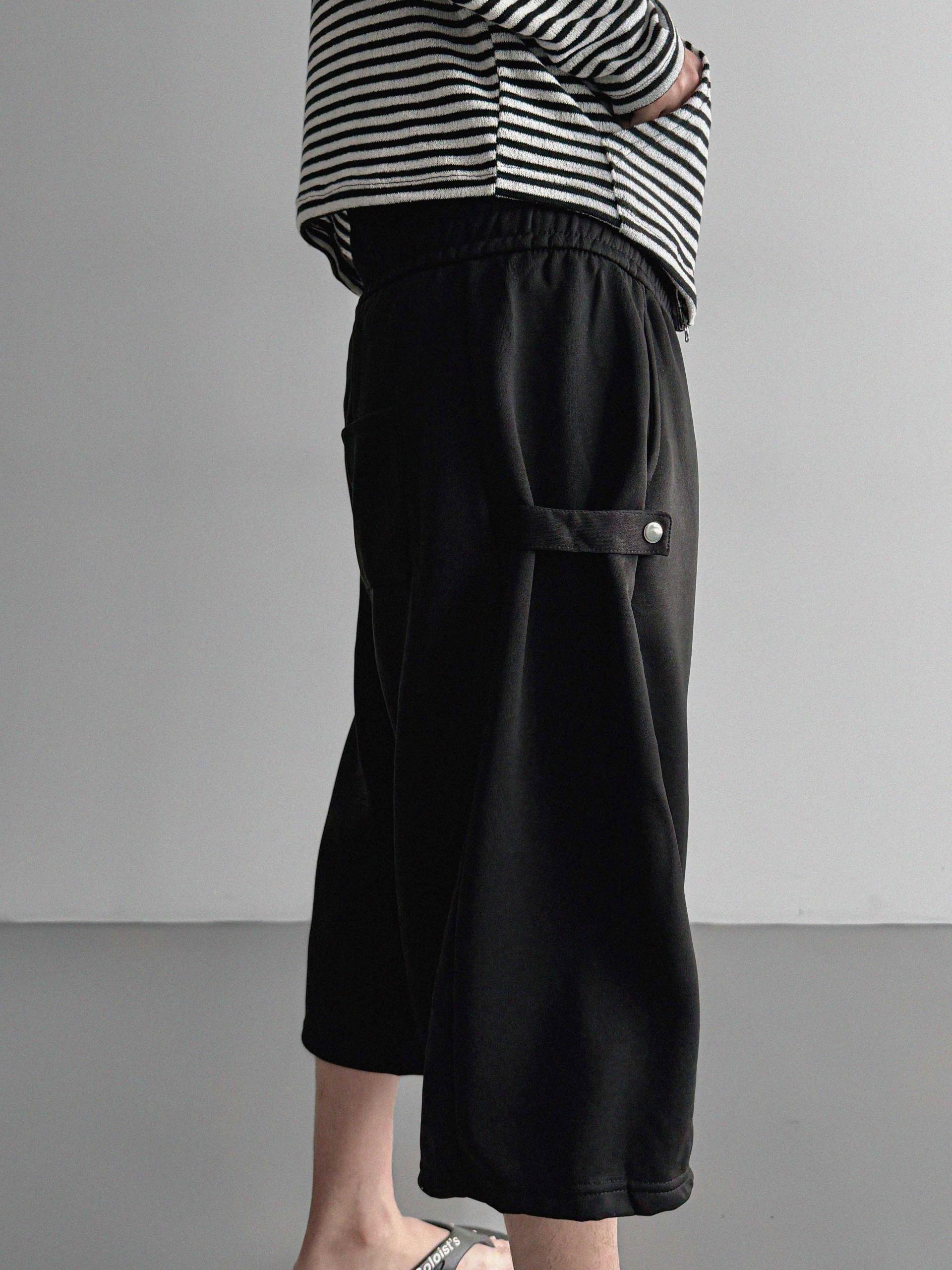 Side snap bermuda sweat pants